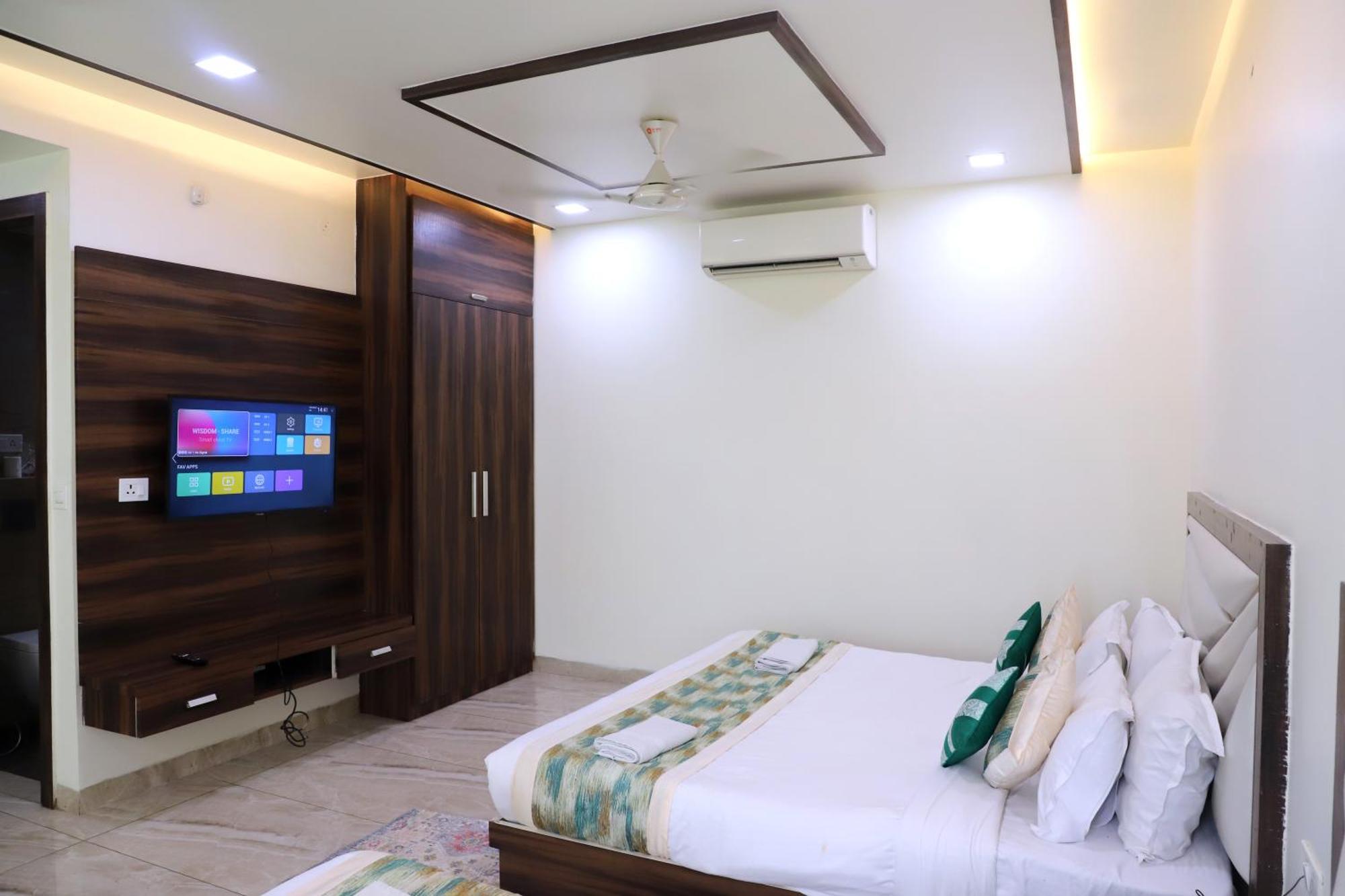 Crown Hotel Agra Near Taj Mahal Экстерьер фото