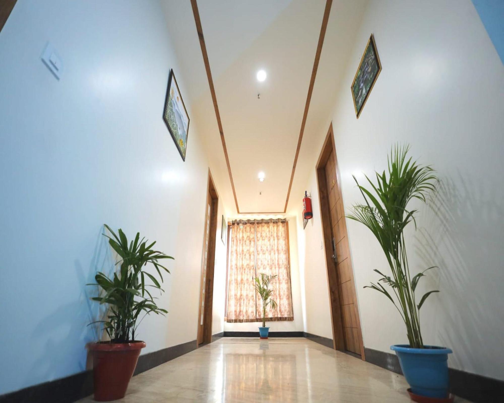 Crown Hotel Agra Near Taj Mahal Экстерьер фото