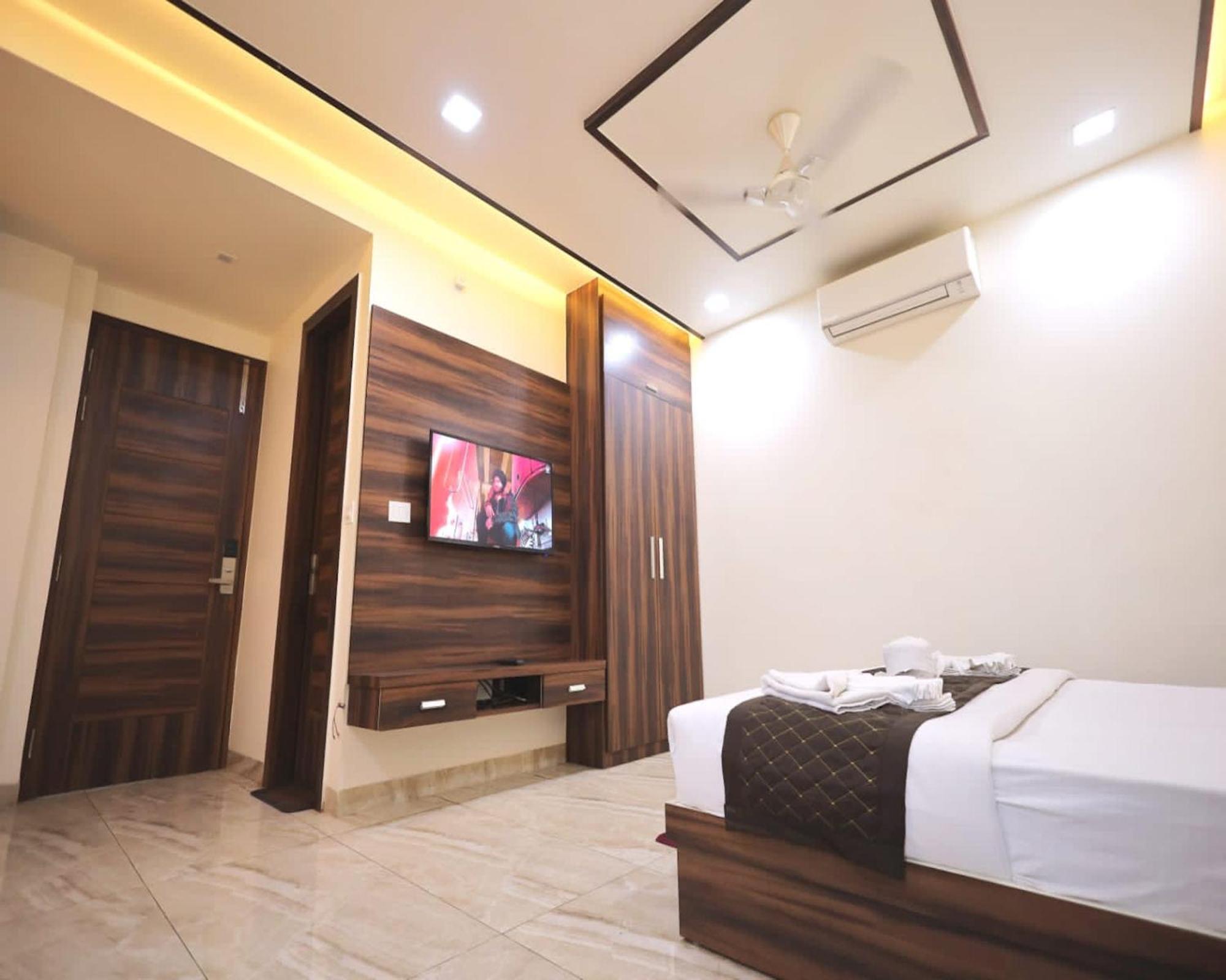 Crown Hotel Agra Near Taj Mahal Экстерьер фото